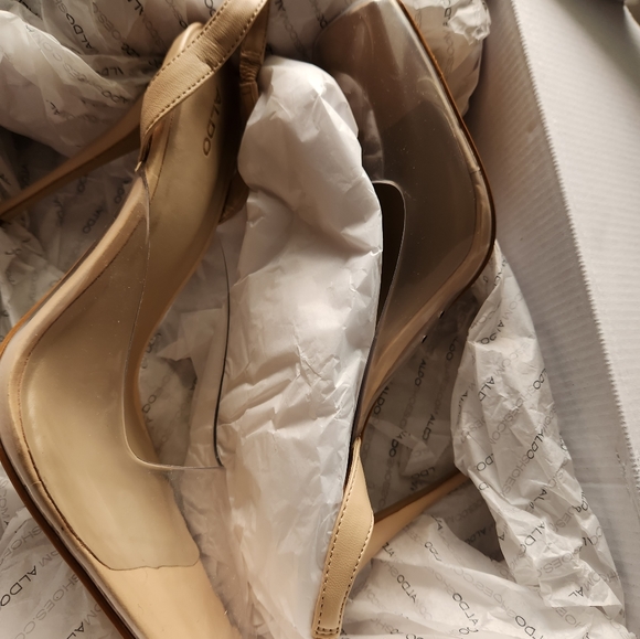 Shoes - Picture 5 of 6